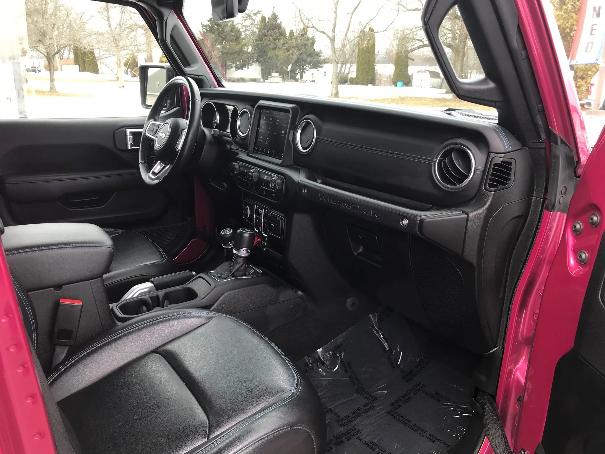 Used 2022 Jeep Wrangler Unlimited Rubicon 4xe w/ Cold Weather Group AWD/4WD image 48