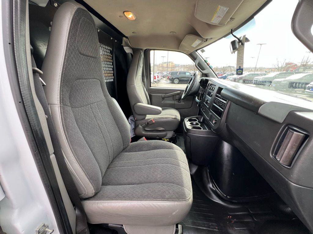 Used 2024 Chevrolet Express 2500 w/ Driver Convenience Package image 29