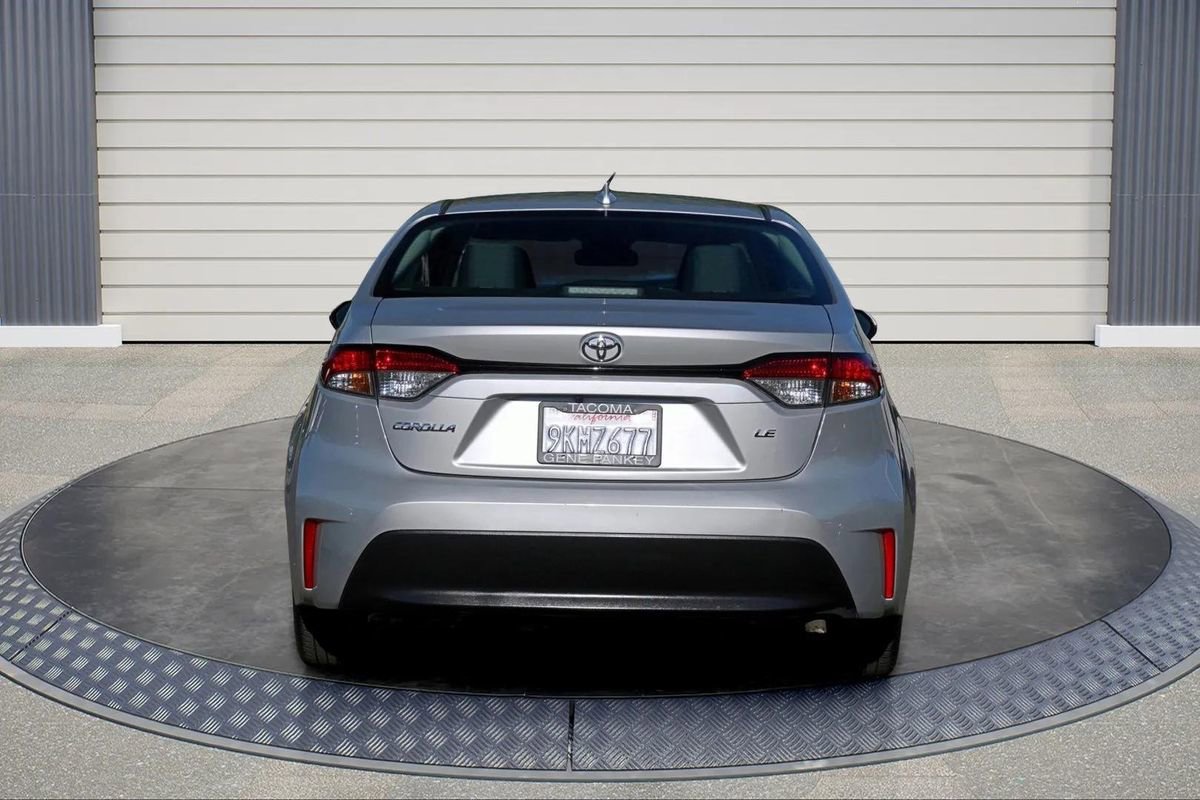 Used 2024 Toyota Corolla LE image 6