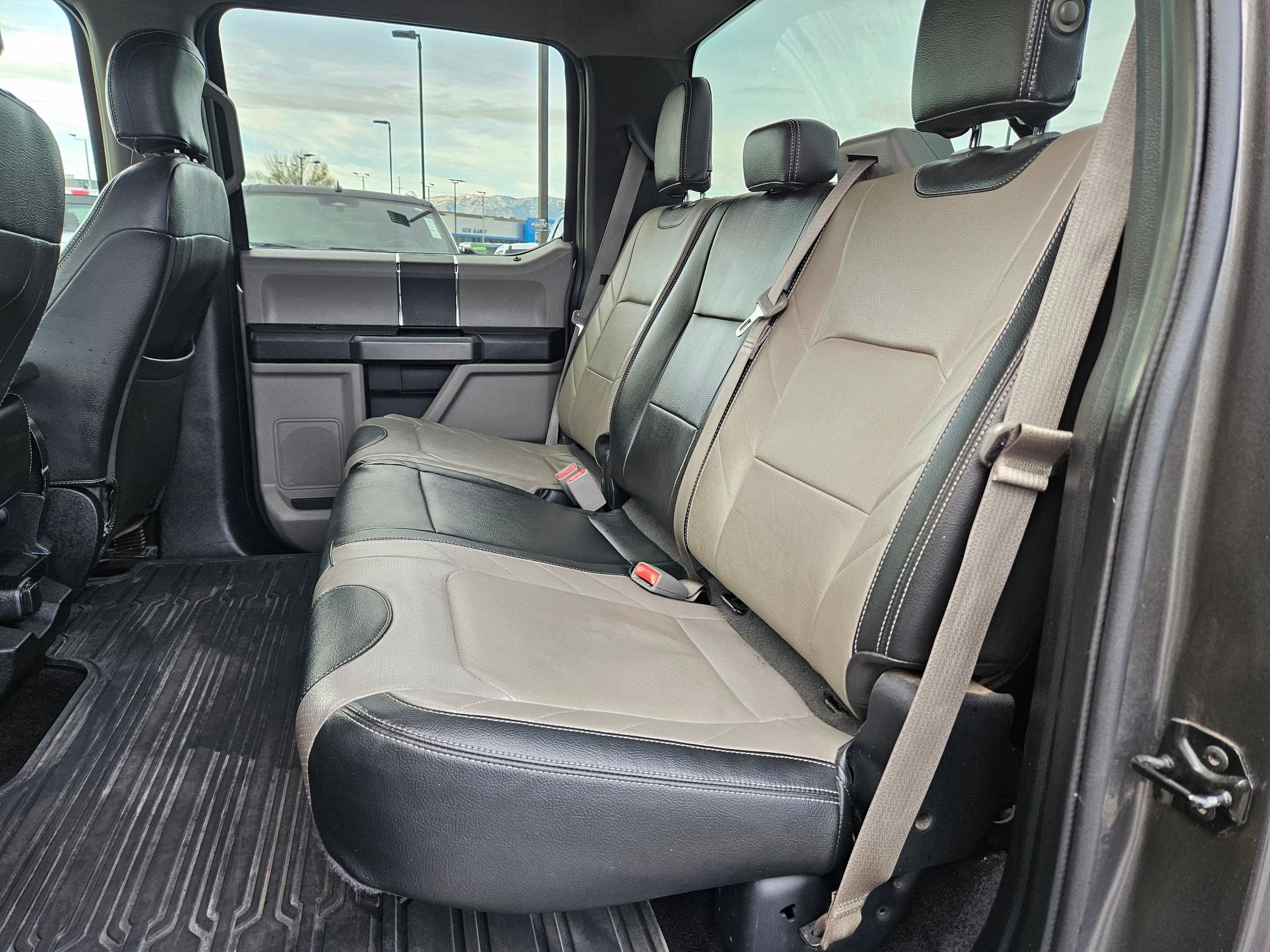 Used 2017 Ford F150 XLT image 30