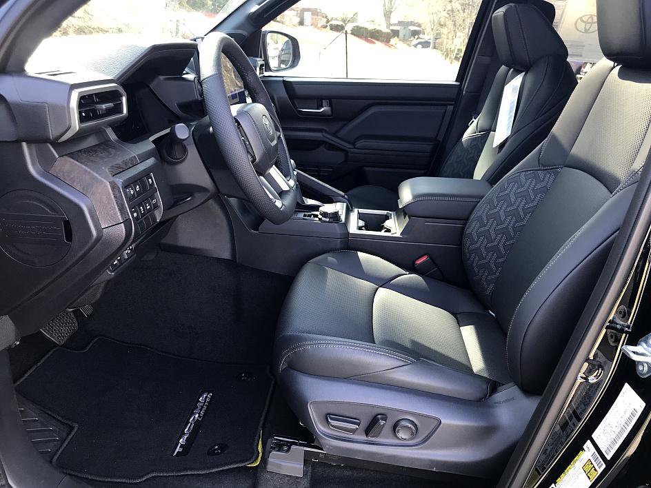 New 2025 Toyota Tacoma Limited AWD/4WD image 4