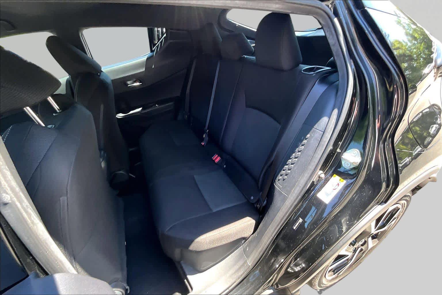 Used 2018 Toyota C-HR XLE FWD image 19