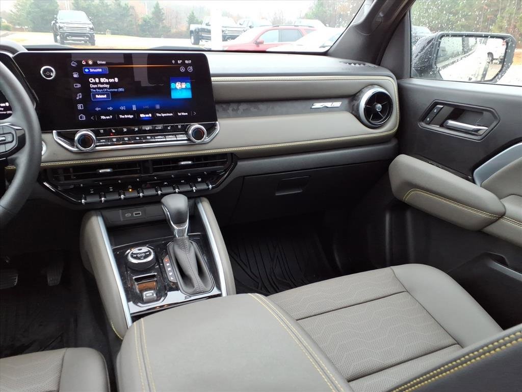 Used 2024 Chevrolet Colorado ZR2 w/ ZR2 Convenience Package III image 11