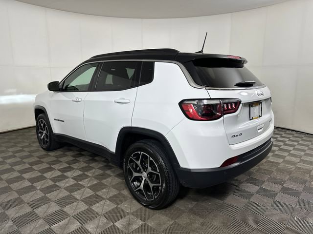 Used 2024 Jeep Compass Limited image 5