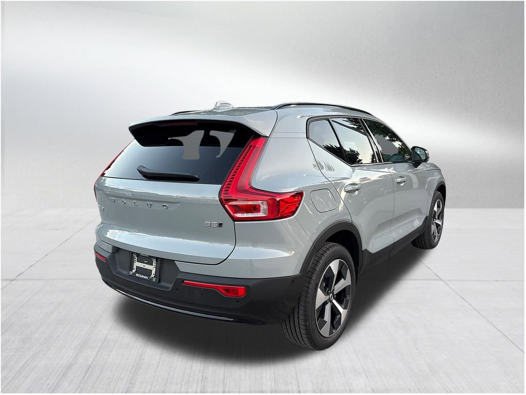 New 2026 Volvo XC40 B5 Plus w/ Protection Package Premier AWD/4WD image 5