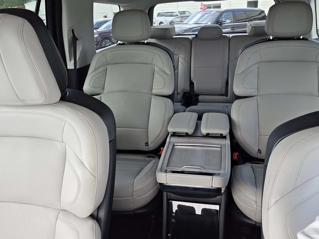 Used 2025 Lincoln Navigator Reserve AWD/4WD image 19