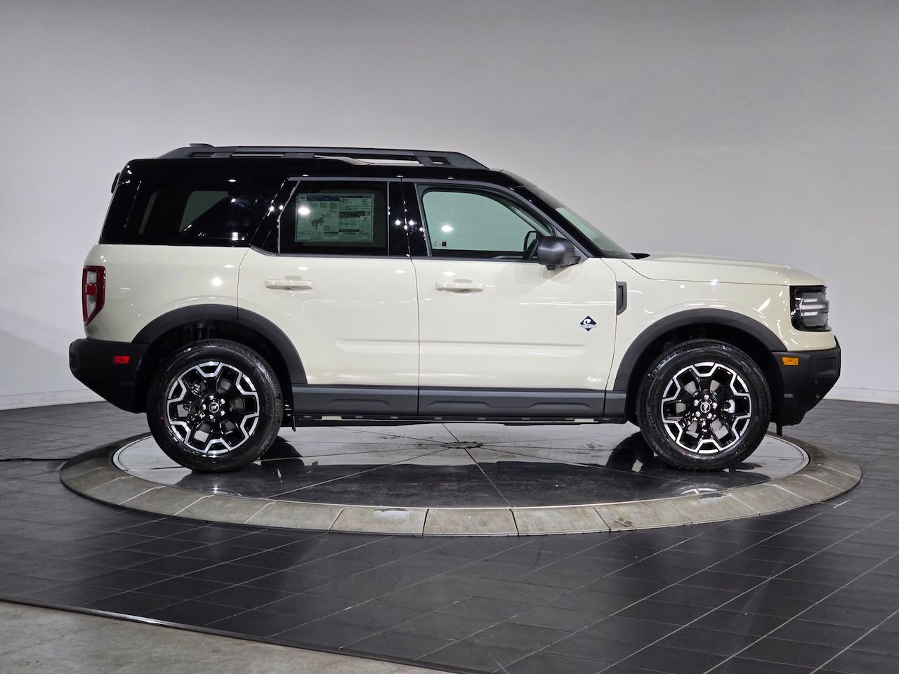 New 2025 Ford Bronco Sport Outer Banks w/ Outer Banks Tech Package+ image 5