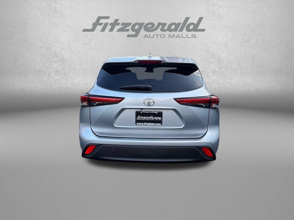 Used 2020 Toyota Highlander LE FWD image 6