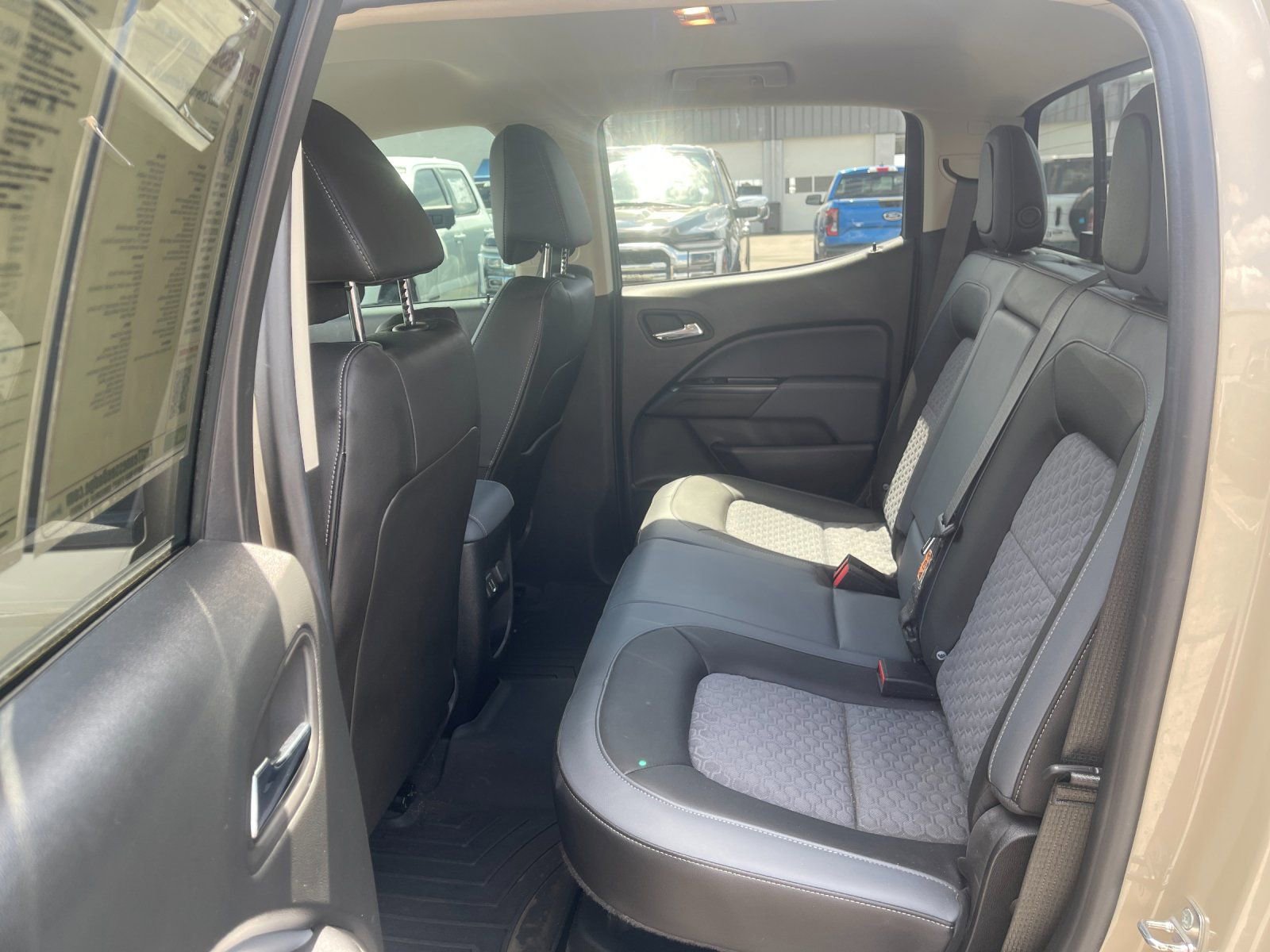 Used 2022 Chevrolet Colorado Z71 AWD/4WD image 14