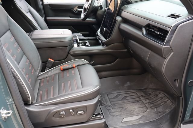 Used 2026 GMC Yukon AT4 Ultimate w/ LPO, Floor Liner Package AWD/4WD image 27