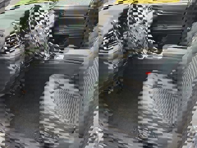 Used 2023 Toyota Camry SE w/ Convenience Package image 9