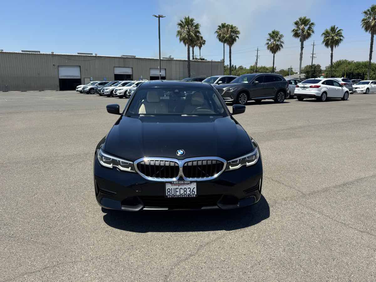Used 2021 BMW 330i Sedan w/ Convenience Package RWD image 4