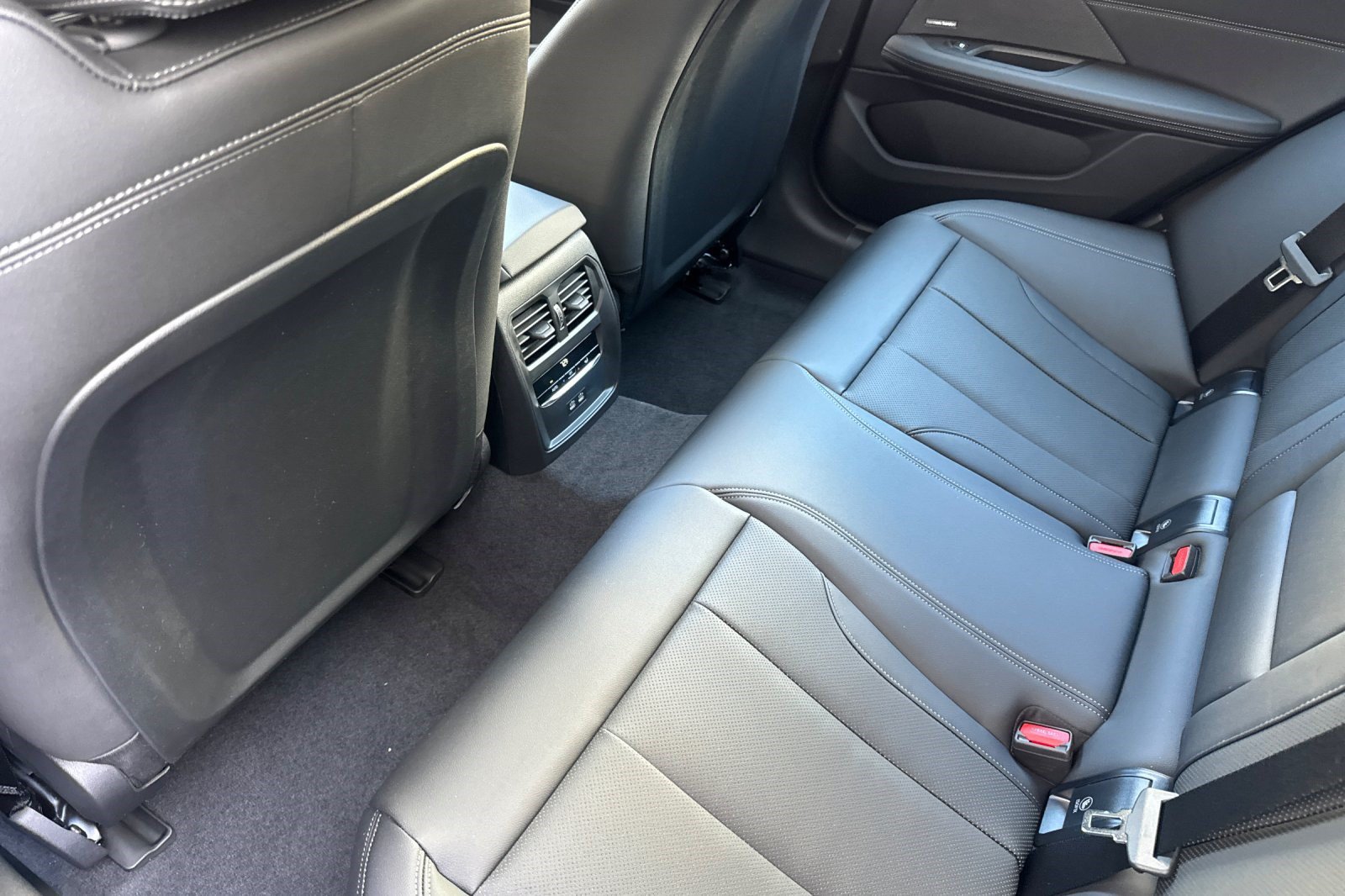 Used 2026 BMW i4 eDrive40 w/ Premium Package RWD image 24