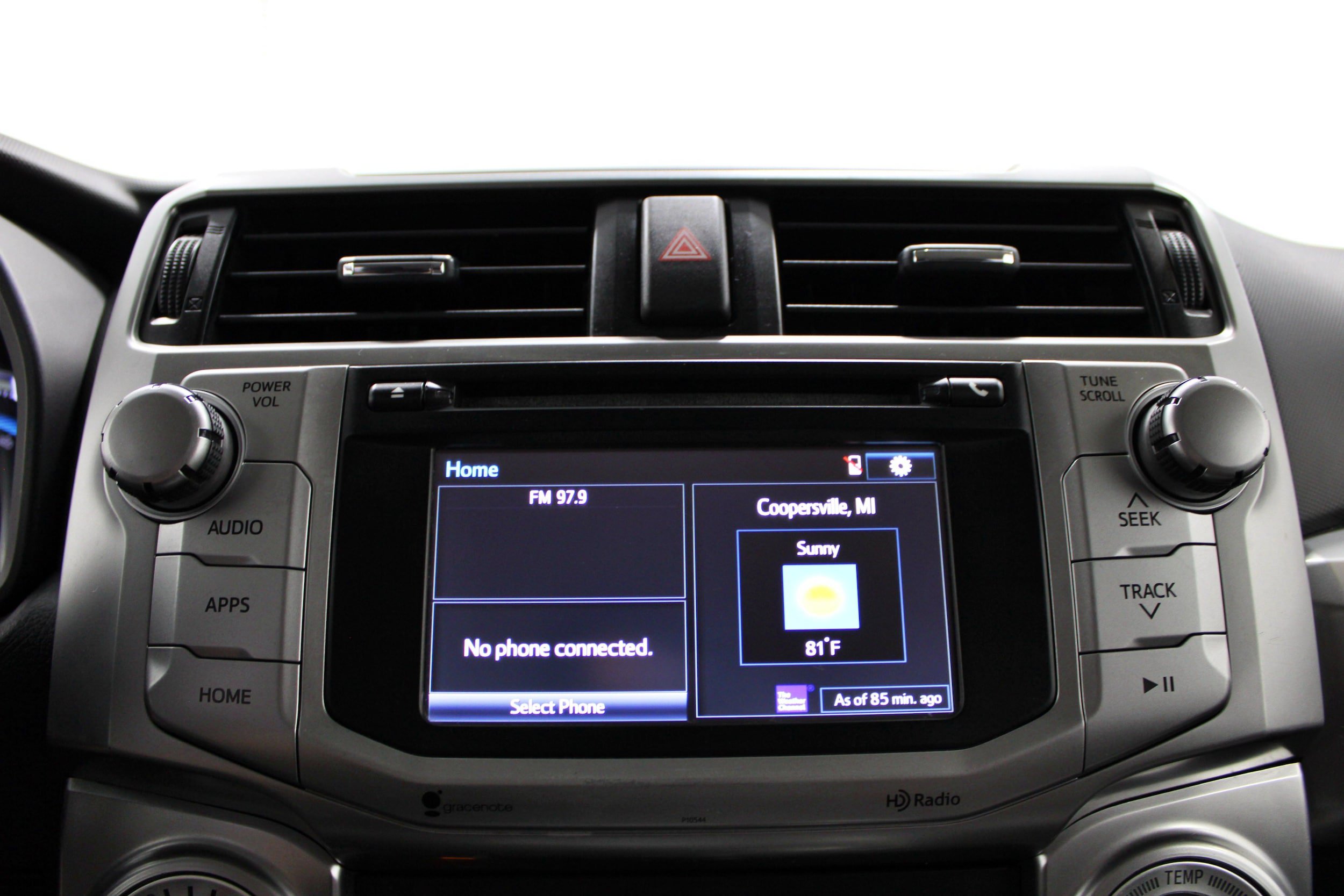Used 2015 Toyota 4Runner SR5 AWD/4WD image 12