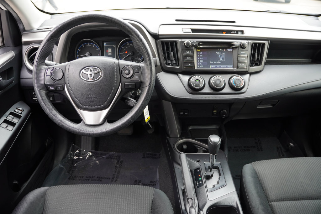 Used 2017 Toyota RAV4 LE AWD/4WD image 18