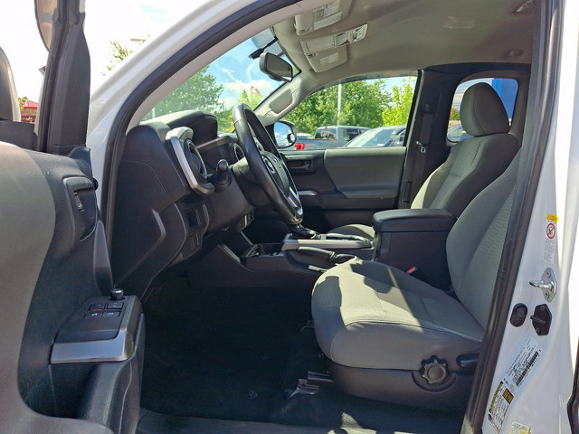 Used 2017 Toyota Tacoma SR5 AWD/4WD image 13