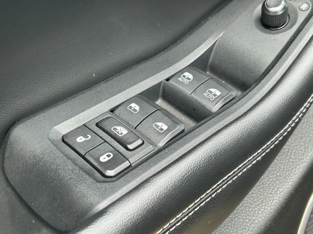 Used 2022 Jeep Grand Cherokee L Laredo RWD image 27