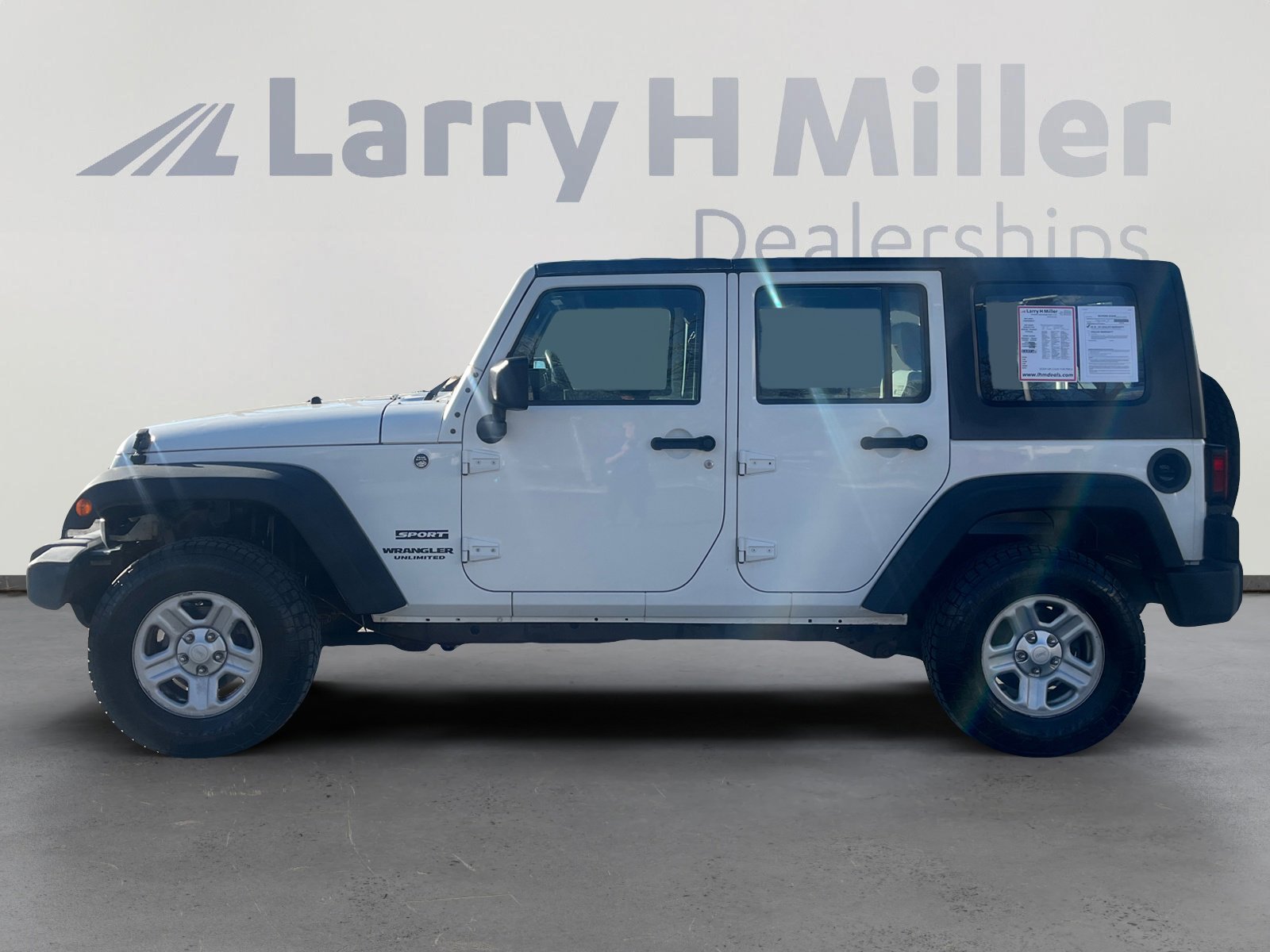 Used 2010 Jeep Wrangler Unlimited Sport image 2