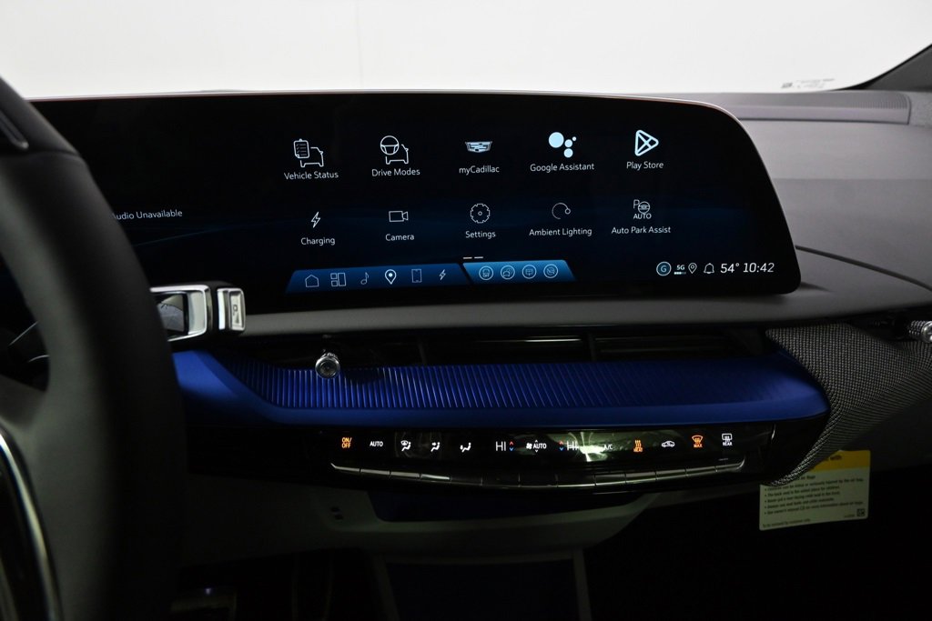 New 2026 Cadillac Optiq Luxury 2 image 27