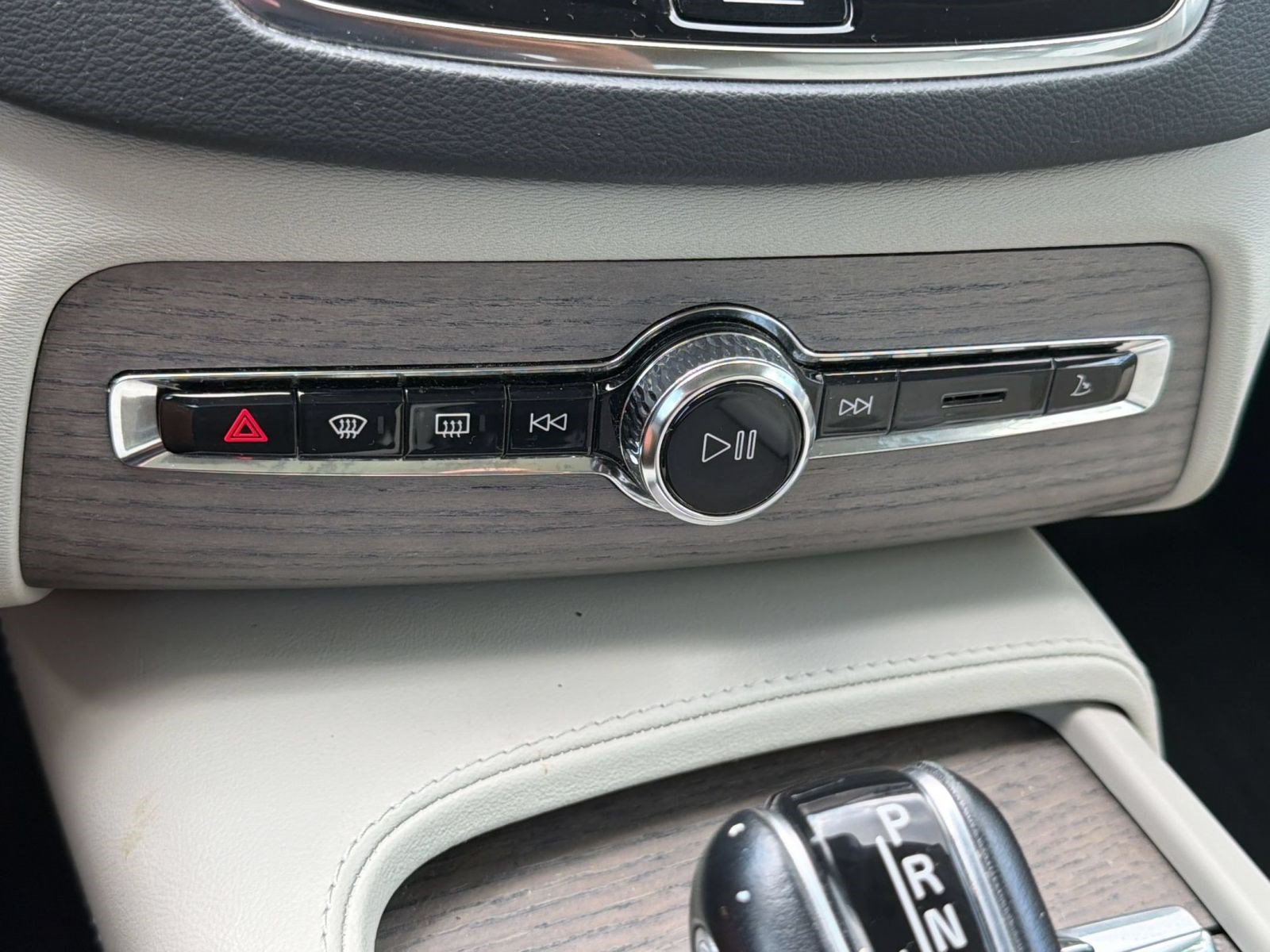 Certified 2022 Volvo XC90 T6 Inscription w/ Lounge Package AWD/4WD image 17