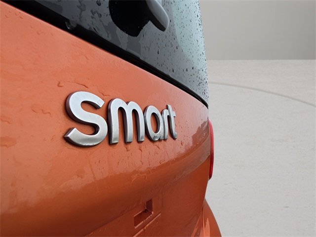 Used 2016 smart fortwo passion image 20