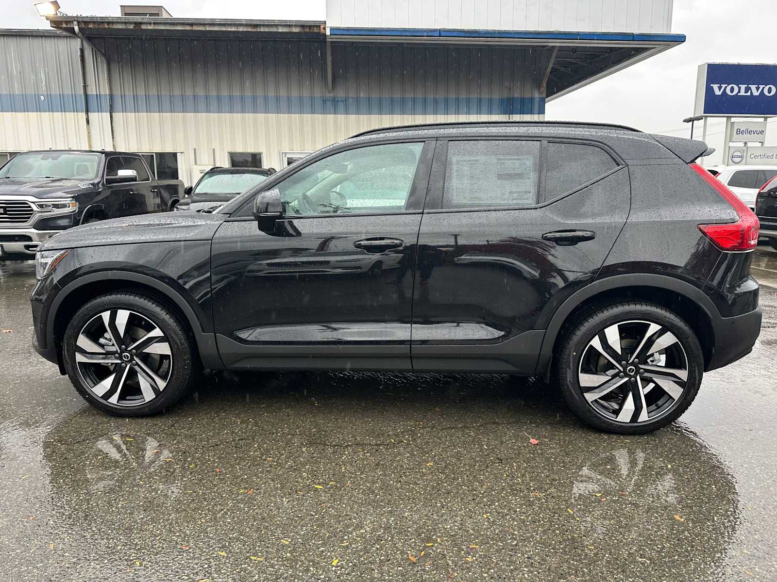 New 2026 Volvo XC40 B5 Plus w/ Climate Package image 7