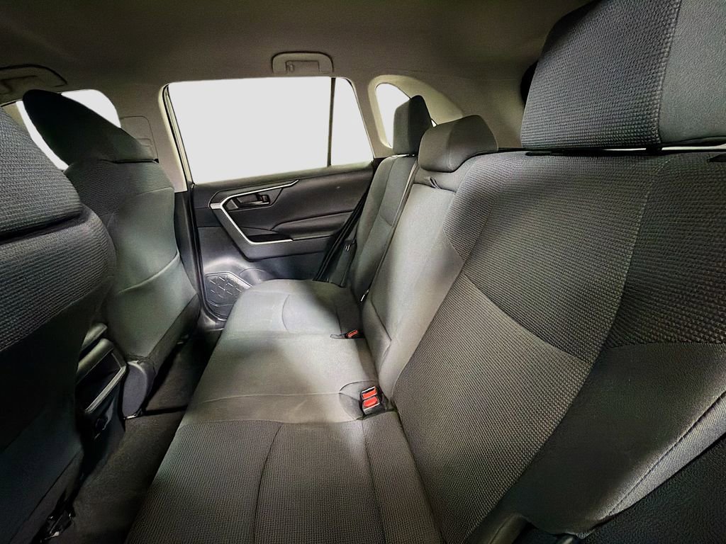 Used 2019 Toyota RAV4 LE image 21