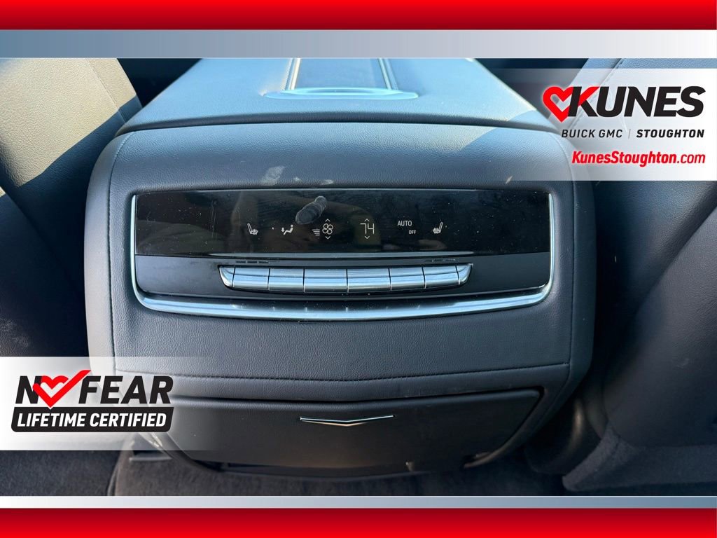 Used 2024 Cadillac Escalade ESV Premium Luxury image 41