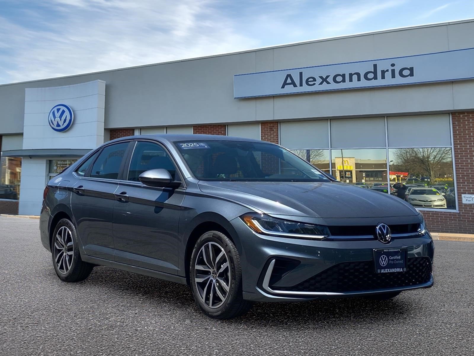Certified 2025 Volkswagen Jetta SE FWD image 1