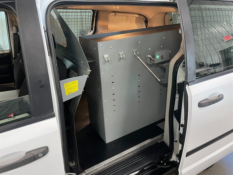 Used 2014 RAM C/V Tradesman FWD image 14
