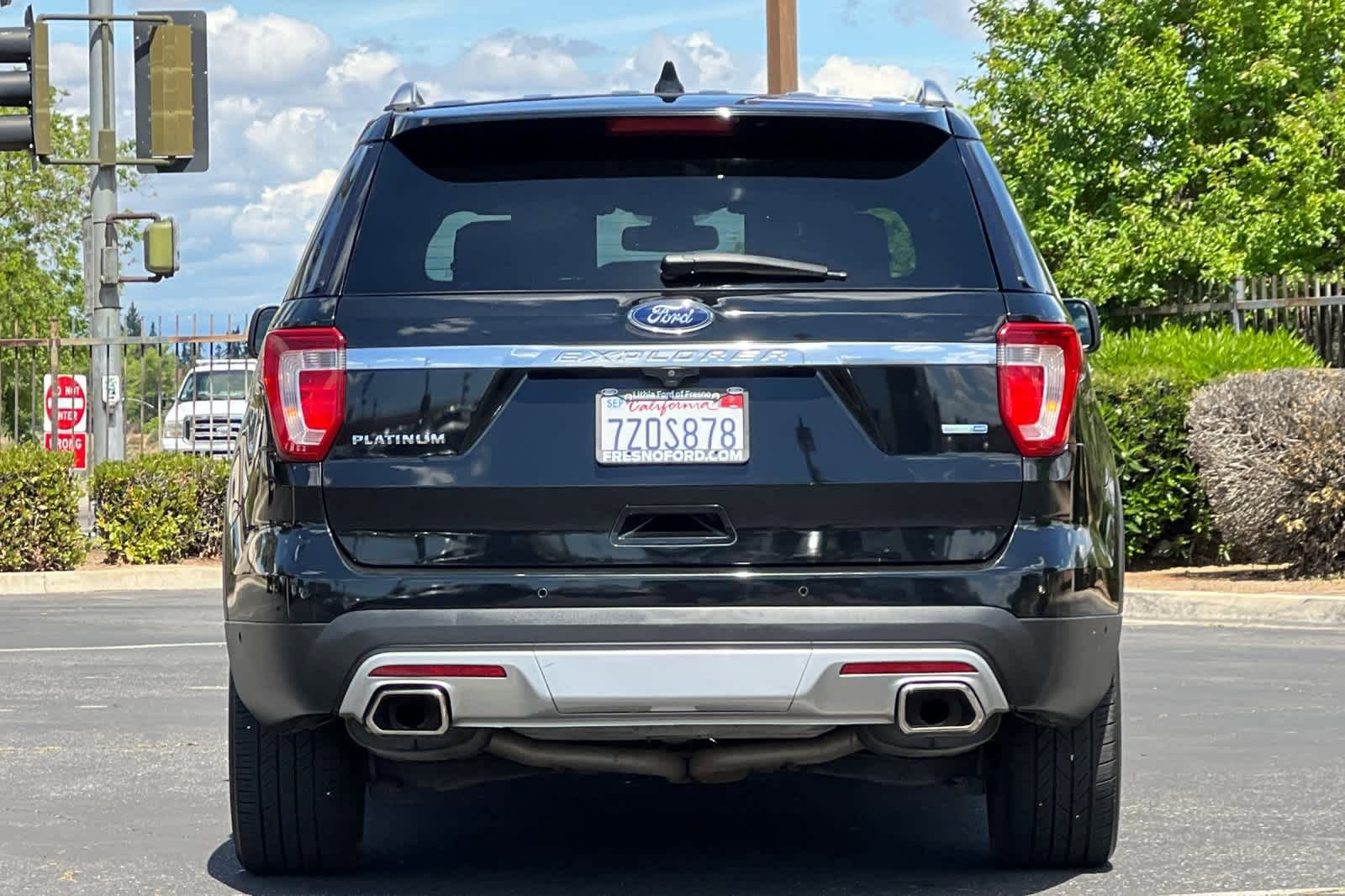 Used 2017 Ford Explorer Platinum image 6