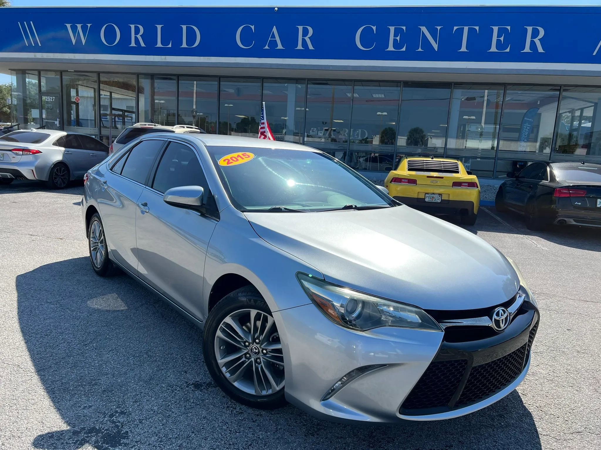 Used 2015 Toyota Camry SE FWD image 1