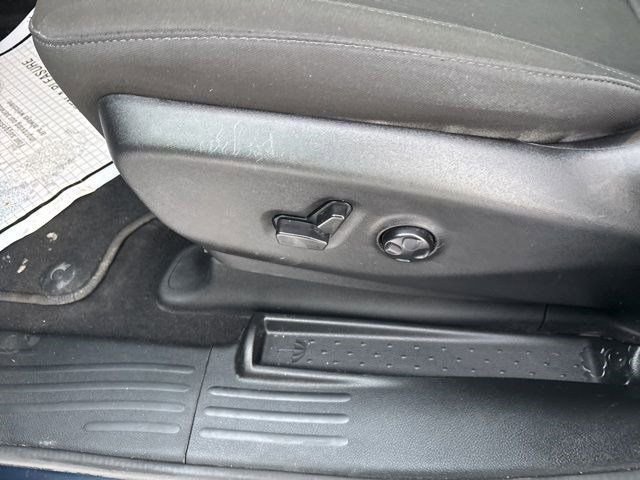 Used 2024 Chrysler Pacifica Touring image 12