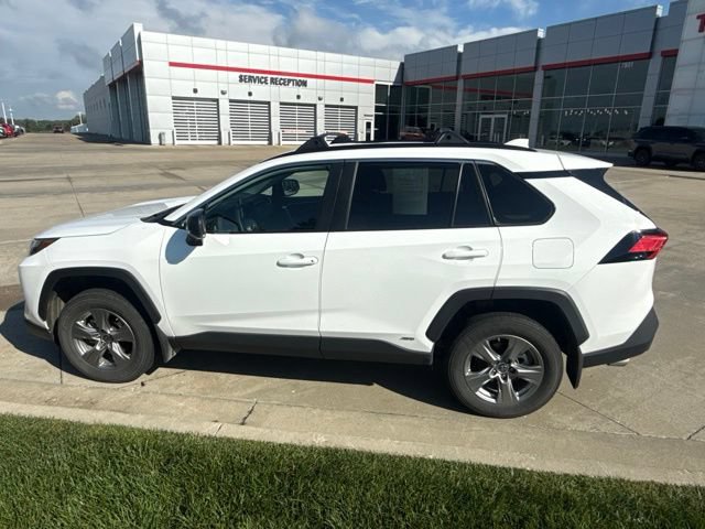Used 2024 Toyota RAV4 LE AWD/4WD image 7