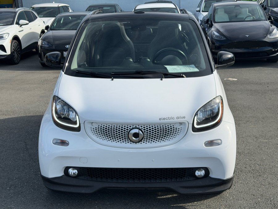 Used 2018 smart fortwo electric drive RWD image 2