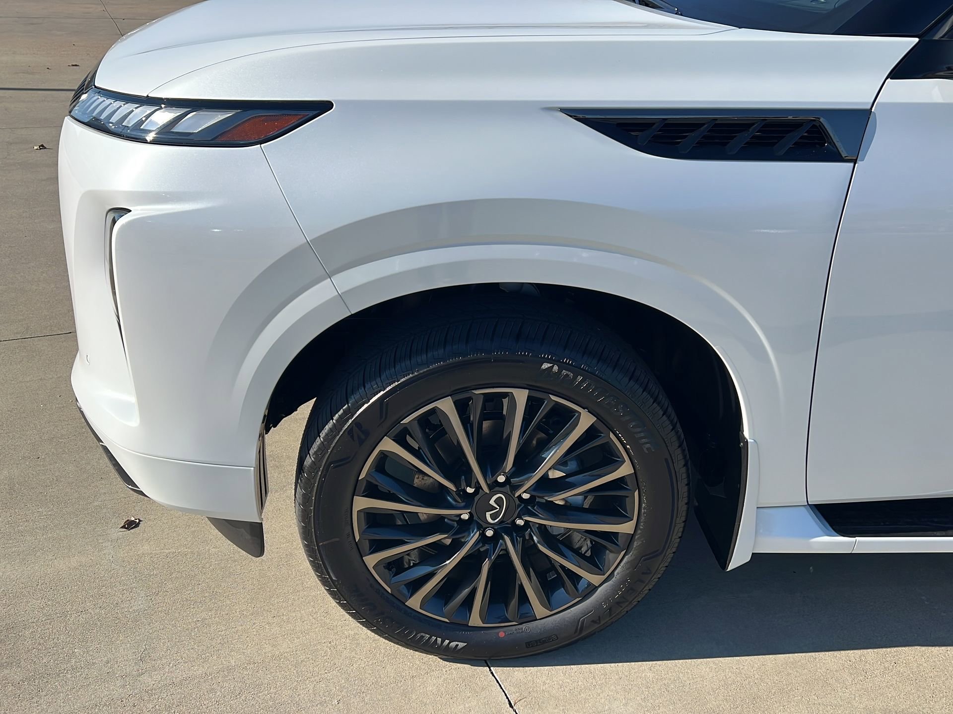 New 2026 INFINITI QX80 Autograph image 9