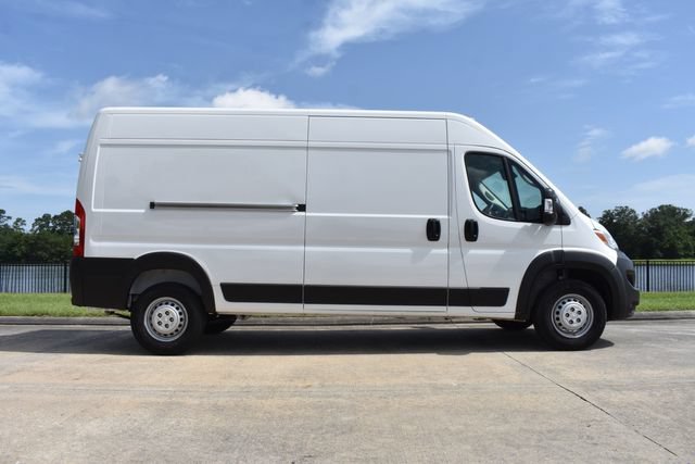 Used 2025 RAM ProMaster 2500 w/ Convenience Group FWD image 3