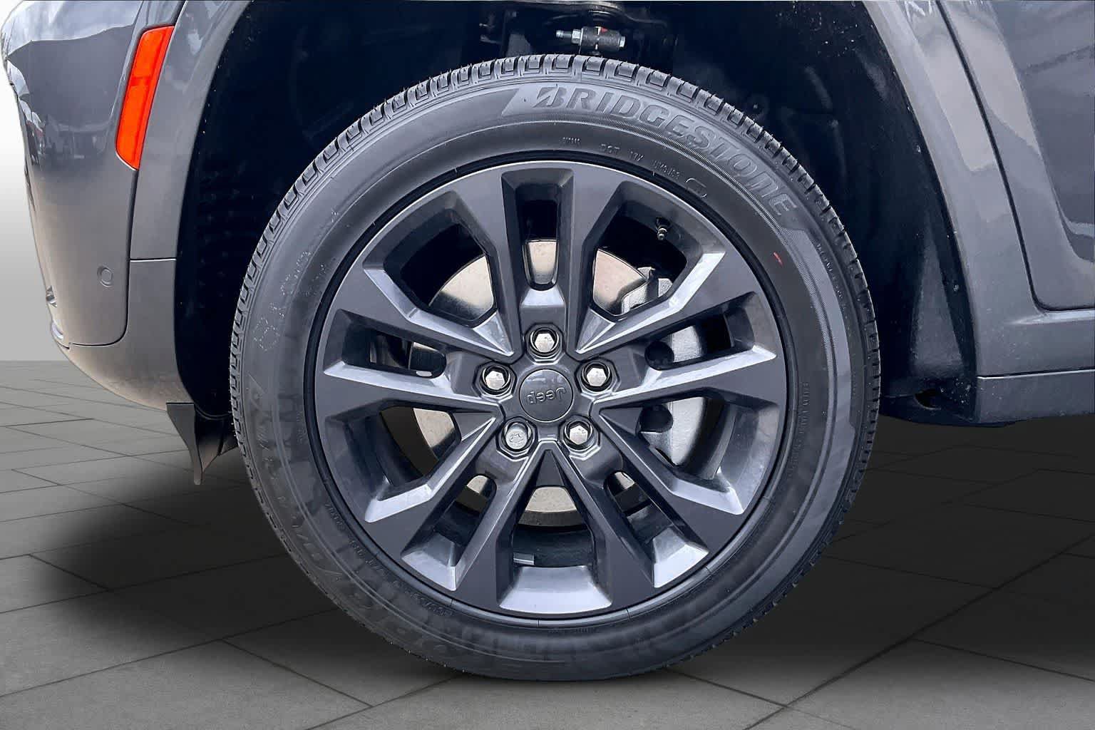 New 2026 Jeep Grand Cherokee L Limited AWD/4WD image 11