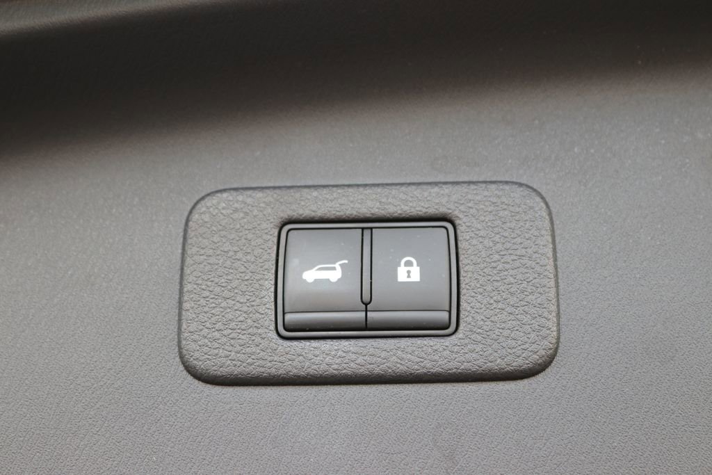 Used 2024 Nissan Armada SL image 29