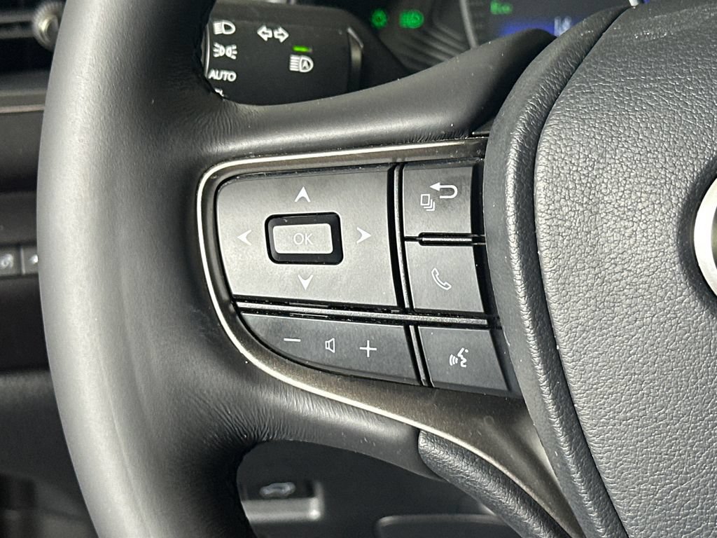 Used 2024 Lexus UX 250h AWD w/ Premium Package image 25