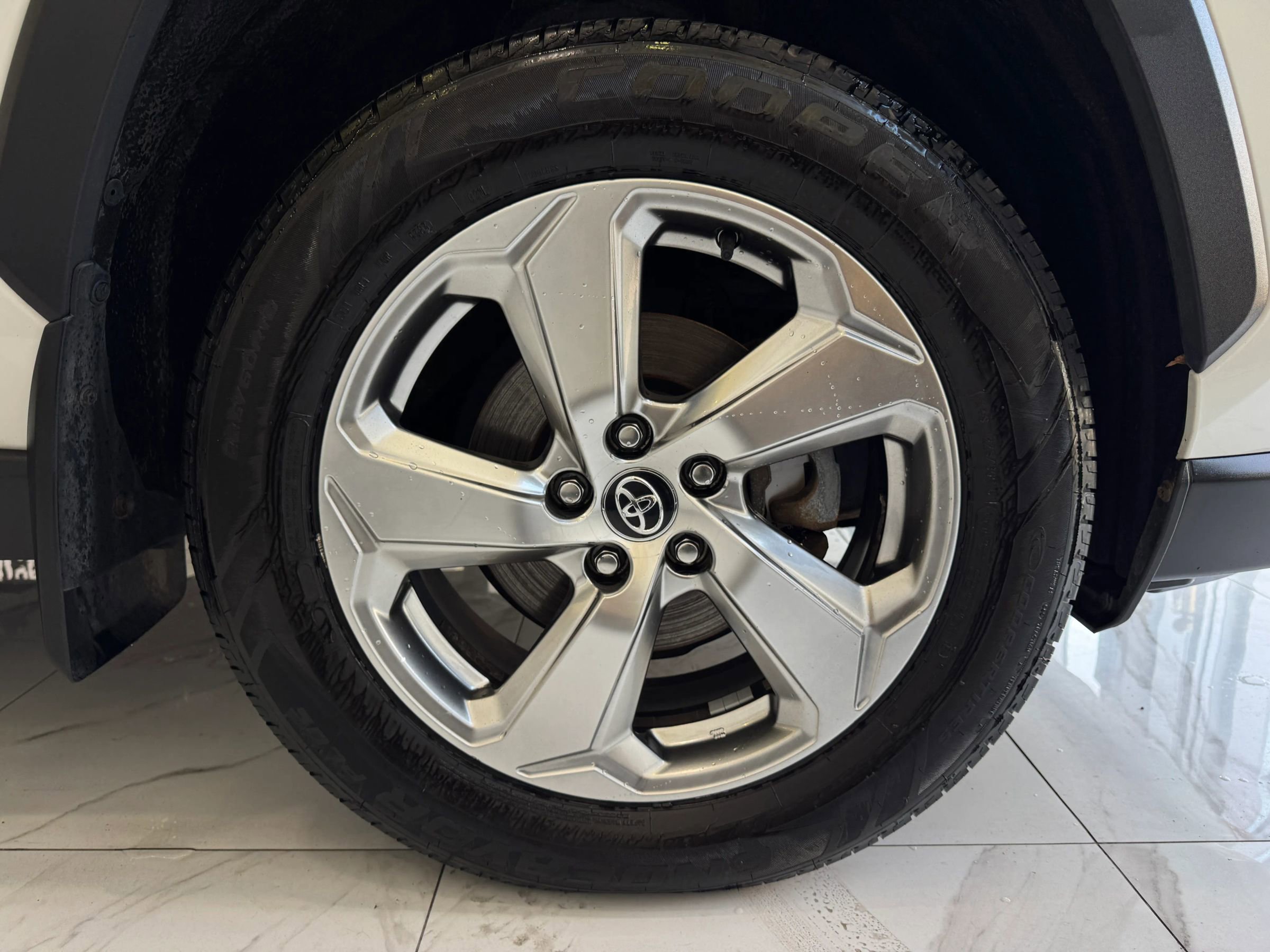 Used 2020 Toyota RAV4 Limited w/ Limited Grade Weather Package image 10