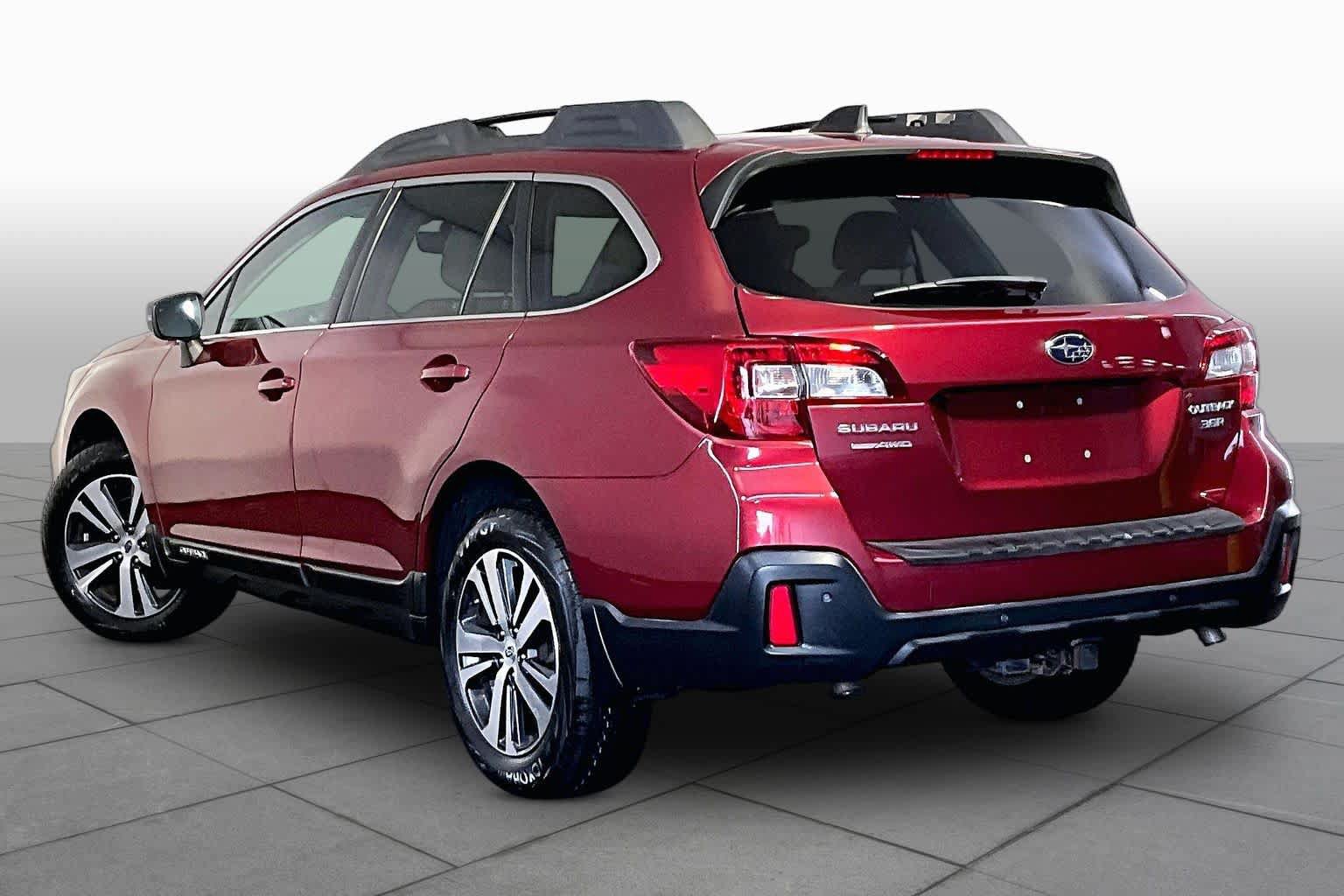 Used 2019 Subaru Outback 3.6R Limited AWD/4WD image 12