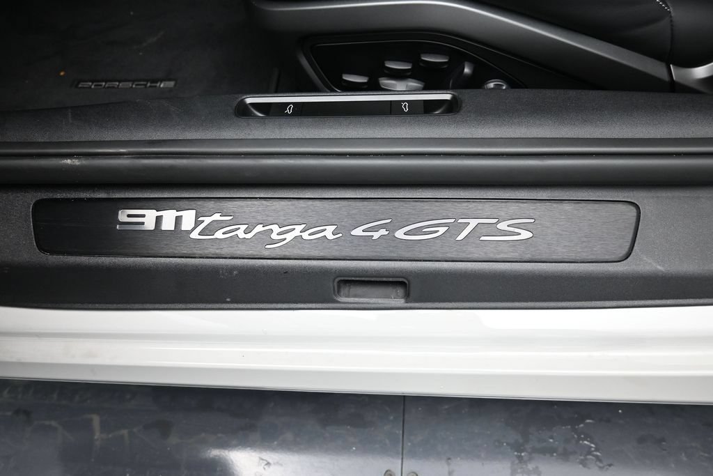 Certified 2025 Porsche 911 Targa 4 GTS AWD/4WD image 21