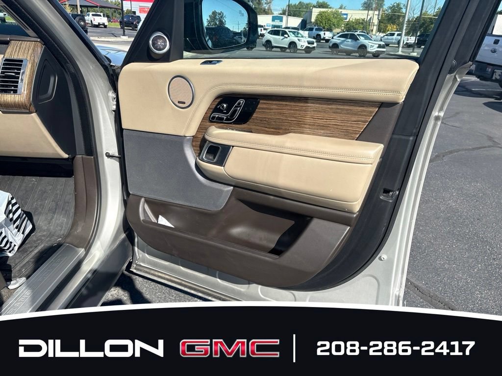 Used 2019 Land Rover Range Rover Supercharged AWD/4WD image 17