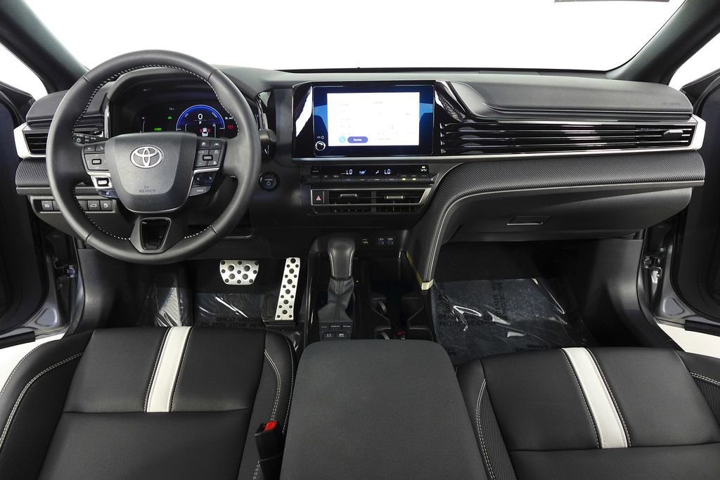 Used 2025 Toyota Camry SE w/ Convenience Package image 24