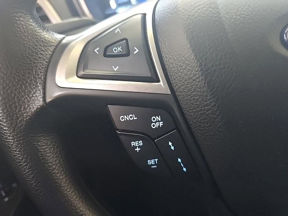 Used 2020 Ford Fusion SE image 17