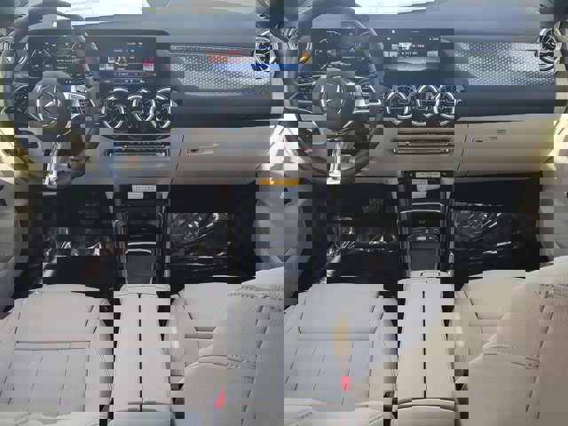 Used 2025 Mercedes-Benz GLA 250 image 14