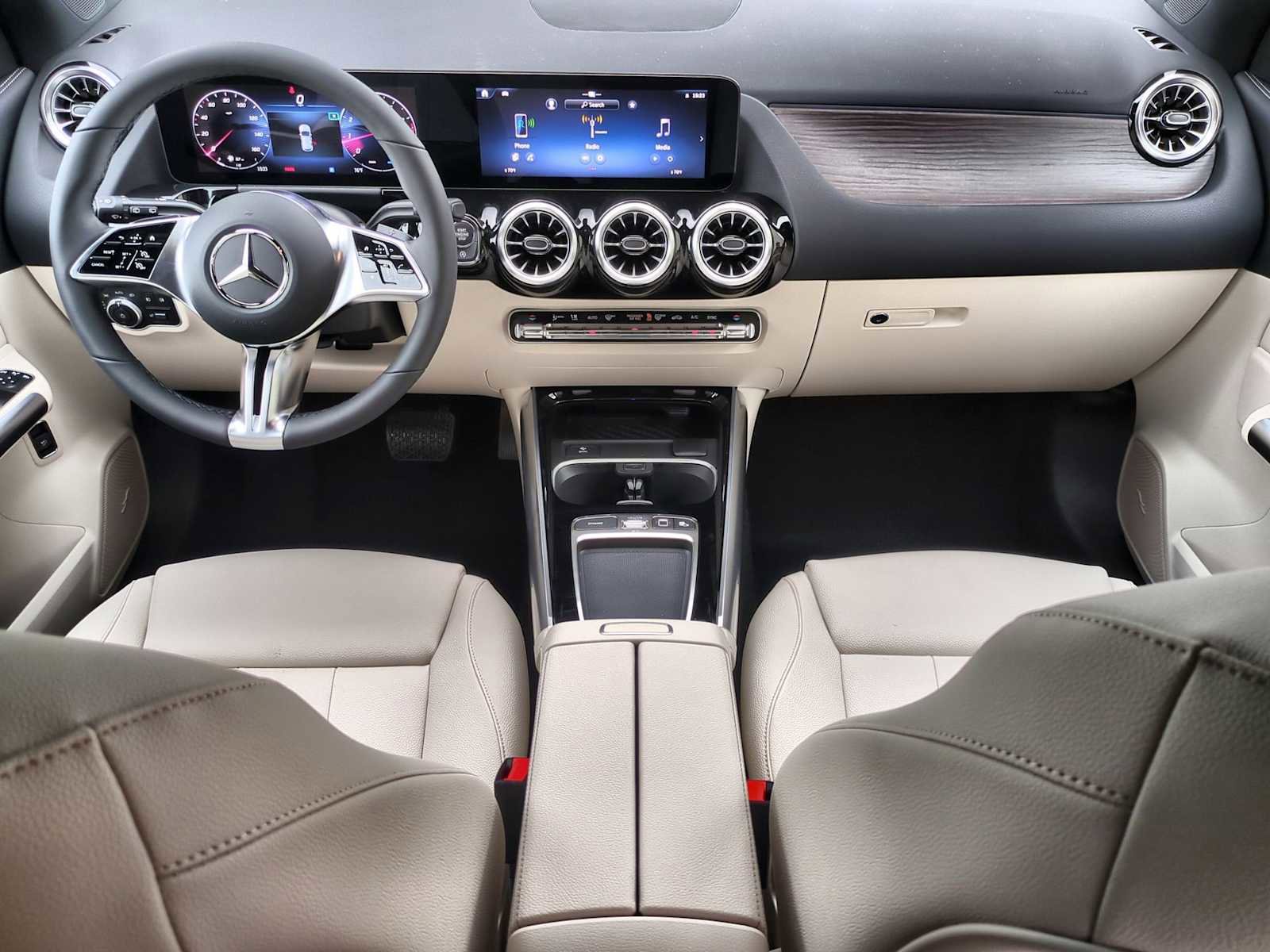 Used 2026 Mercedes-Benz GLA 250 4MATIC image 16