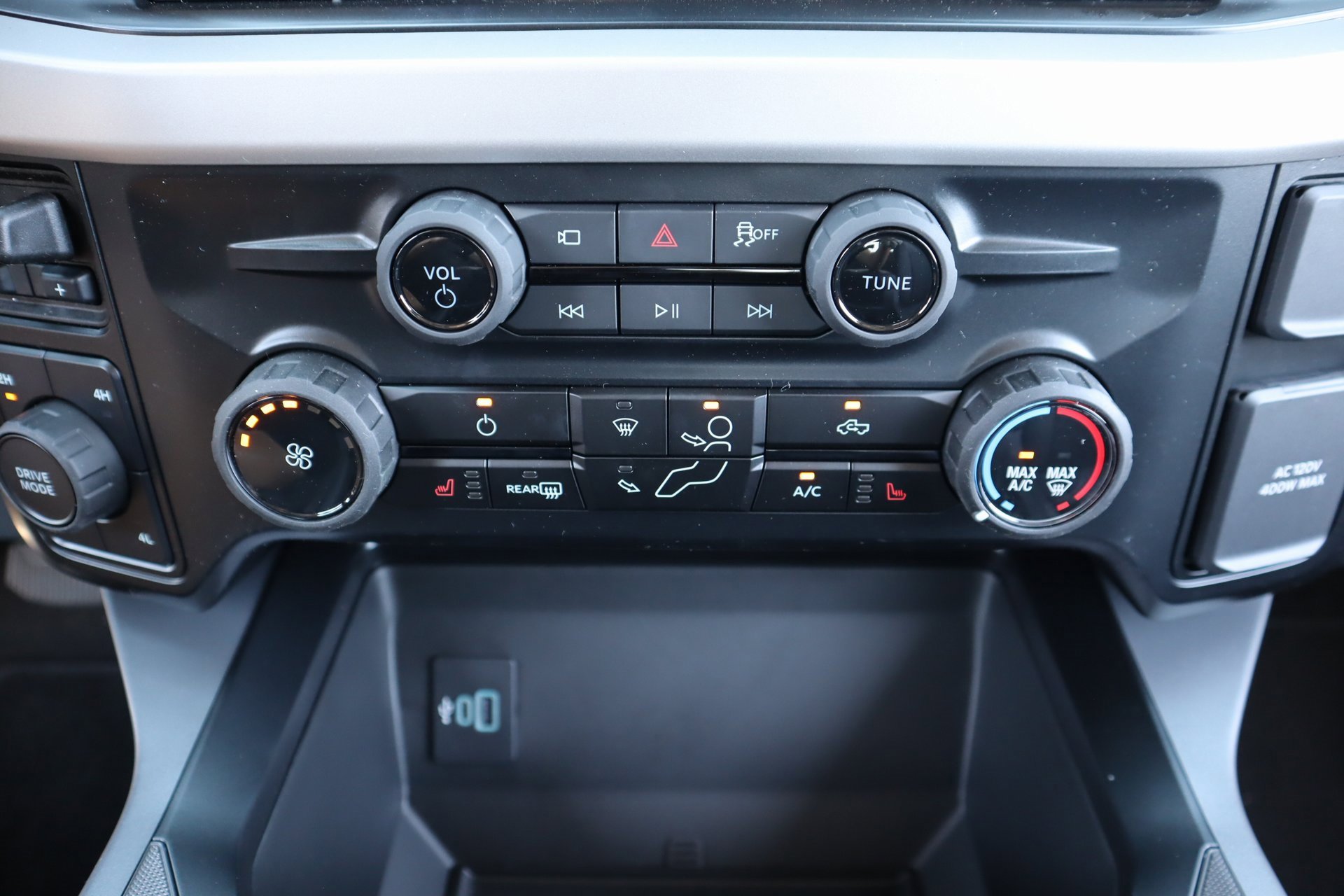 New 2026 Ford F350 XLT w/ XLT Premium Package image 7