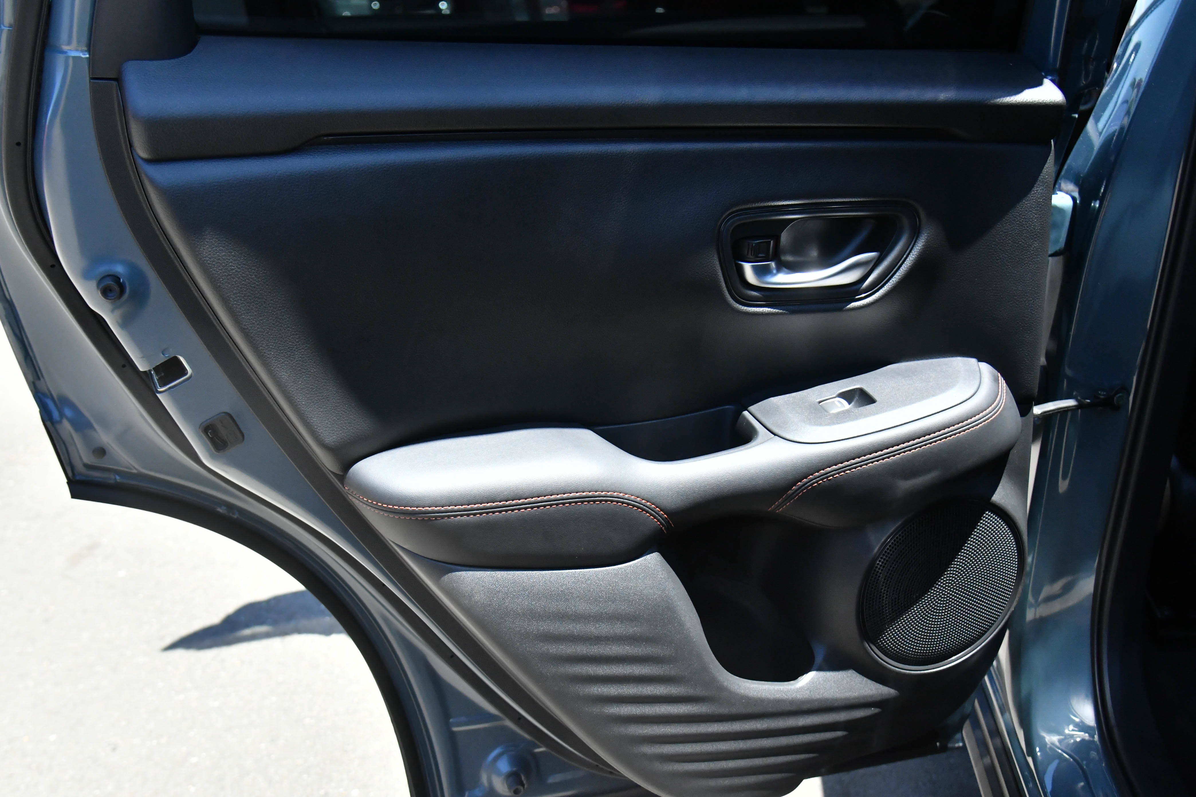 Used 2025 Honda HR-V Sport image 32
